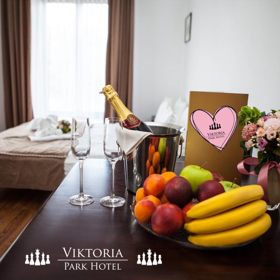 Viktoria Park Hotel Буча Екстериор снимка