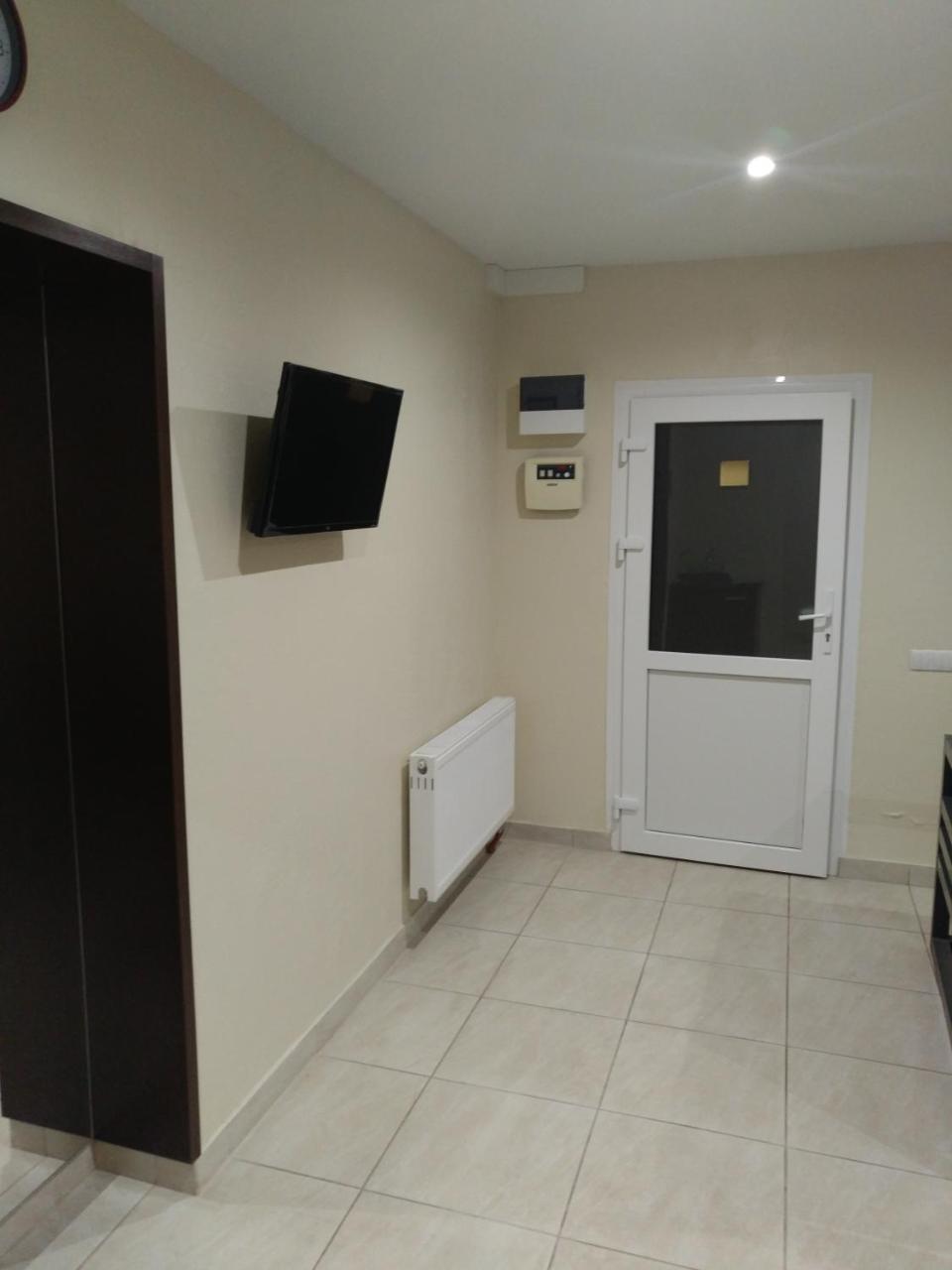 Viktoria Park Hotel Буча Екстериор снимка