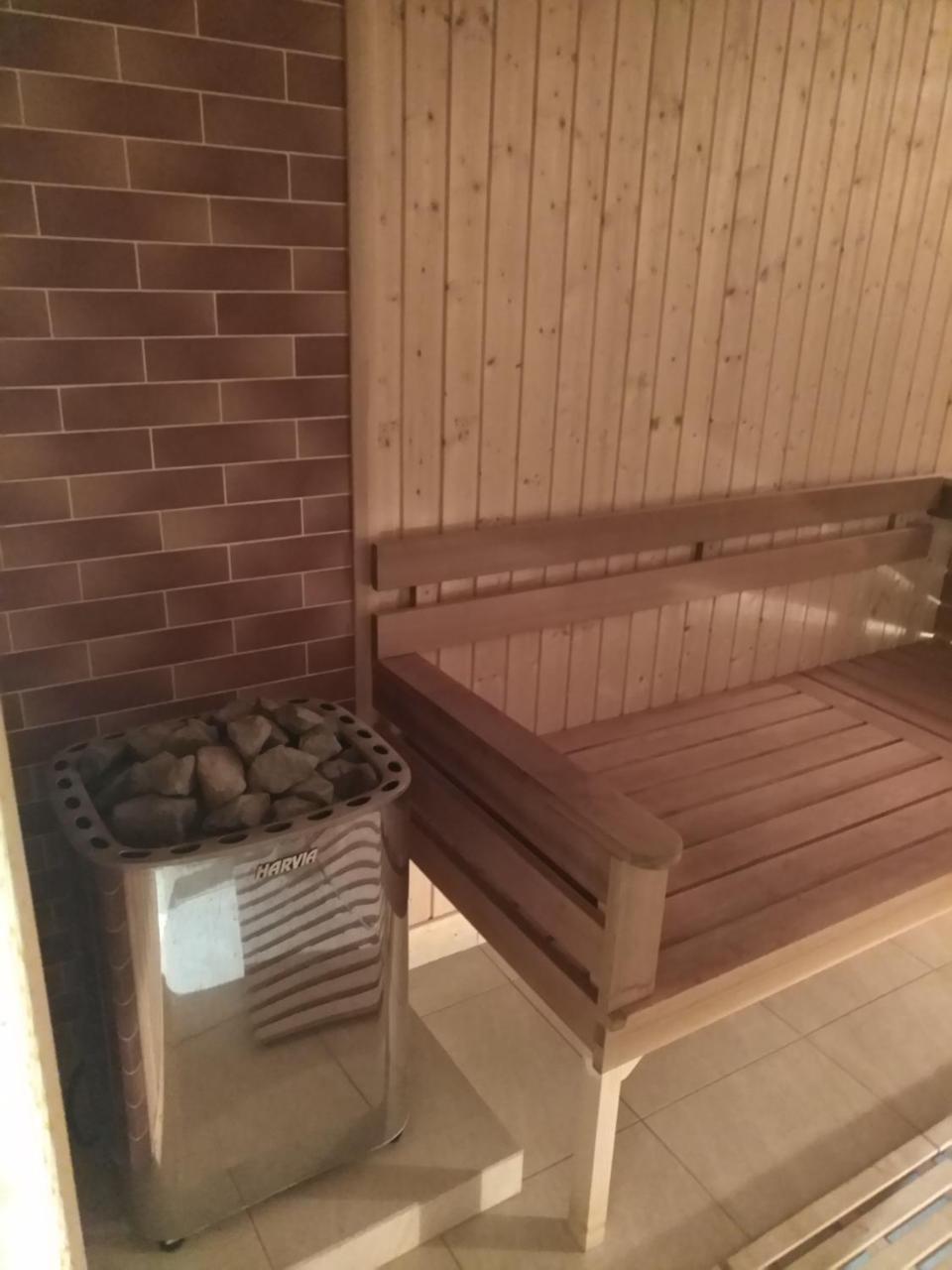 Viktoria Park Hotel Буча Екстериор снимка
