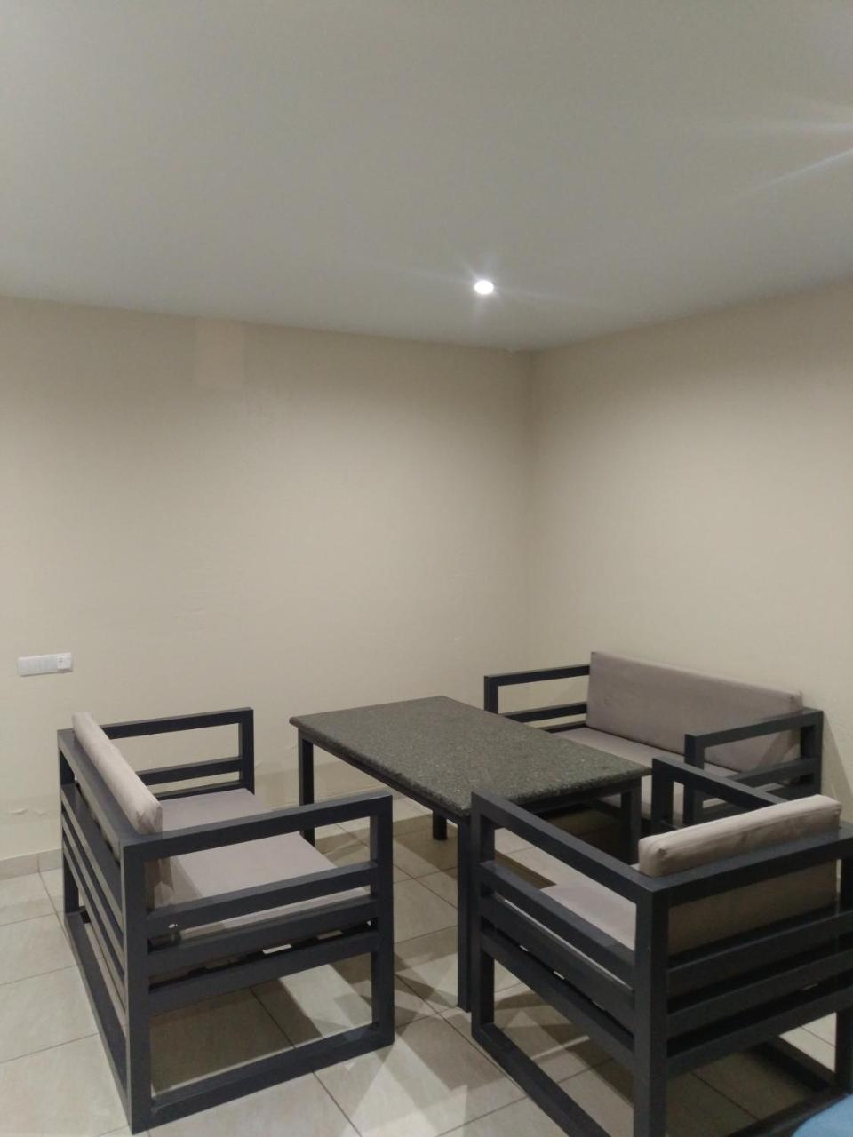 Viktoria Park Hotel Буча Екстериор снимка