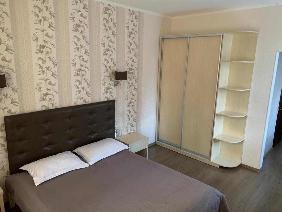Viktoria Park Hotel Буча Екстериор снимка