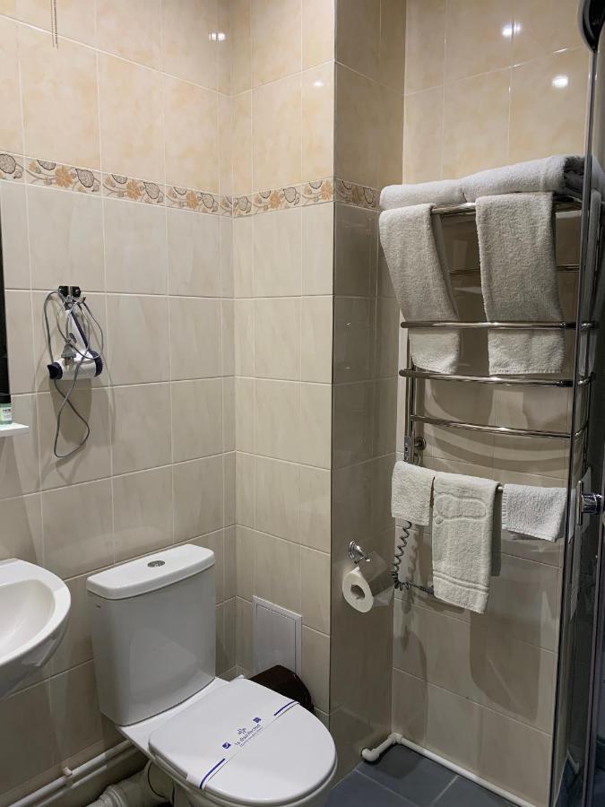 Viktoria Park Hotel Буча Екстериор снимка