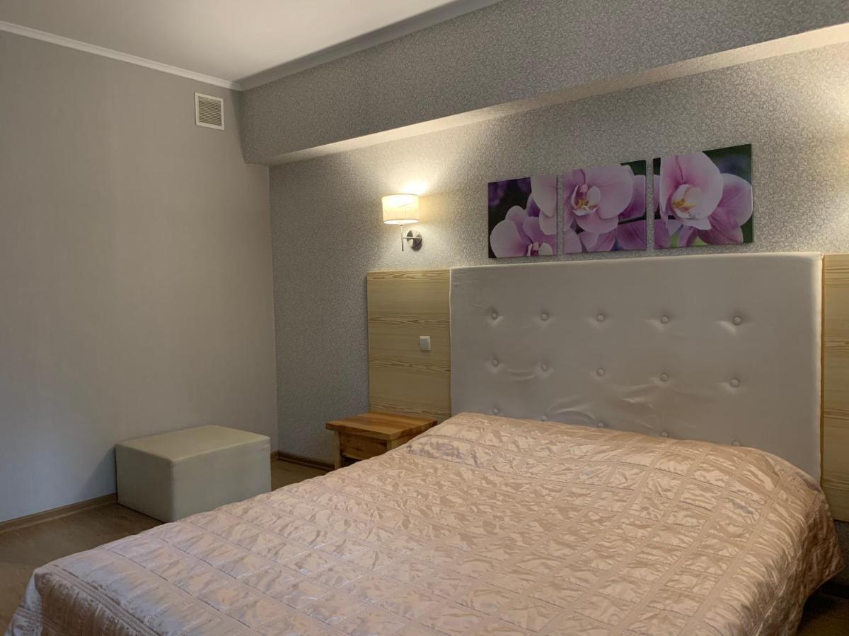 Viktoria Park Hotel Буча Екстериор снимка