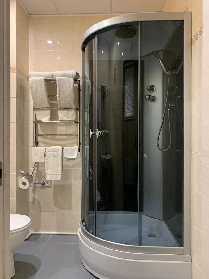 Viktoria Park Hotel Буча Екстериор снимка