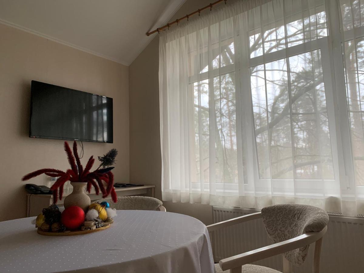 Viktoria Park Hotel Буча Екстериор снимка