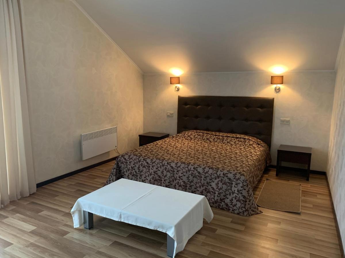 Viktoria Park Hotel Буча Екстериор снимка